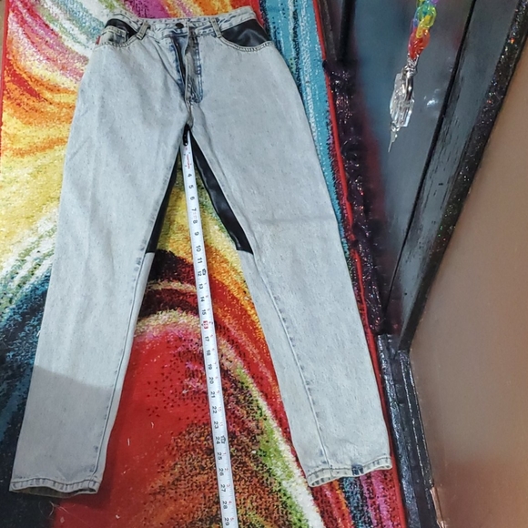 VINTAGE JEANS WTH A HEART SHAPE ON THE BACKSIDE - Picture 13 of 16